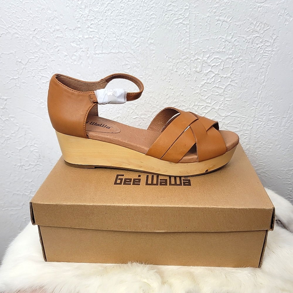 SOLD!! NIB Anthropologie Gee'Wawa Donatella Platform Wedge Strappy Sandals